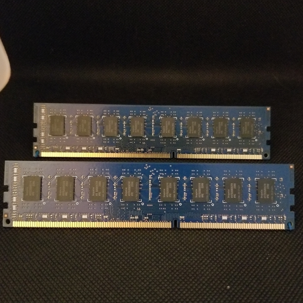 8GB (2×4GB), Hynix, DDR3 PC3-10600U, PC RAM Sticks - Picture 2 of 2